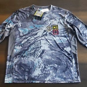 Realtree, 2XL, downpaddle dishing tee, black grey and hints of blue. Nwt